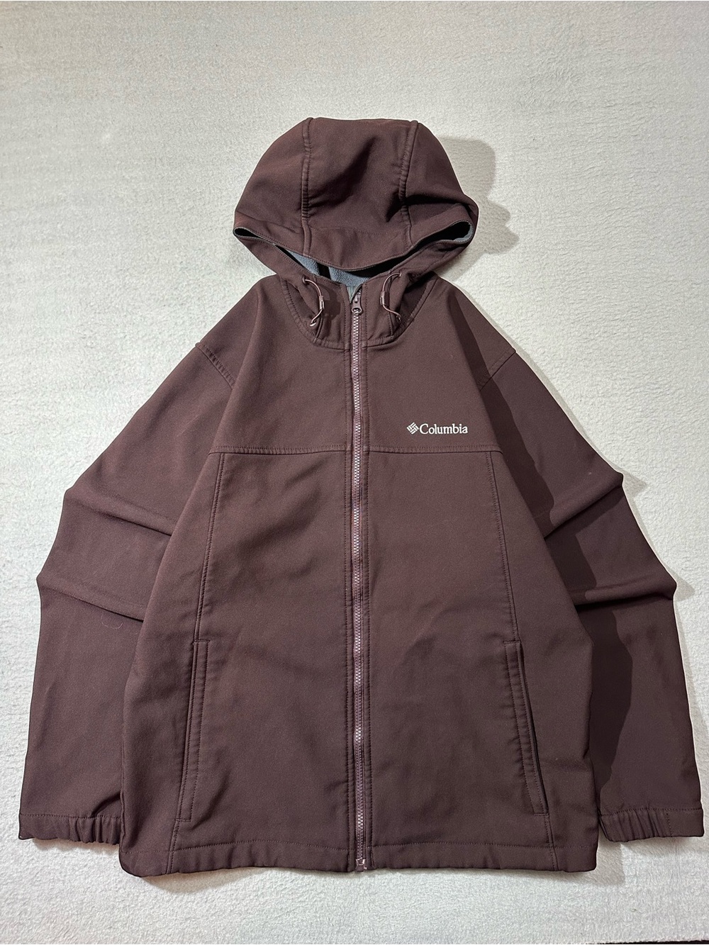 Columbia windbreaker jacket in tagged size M, burgundy